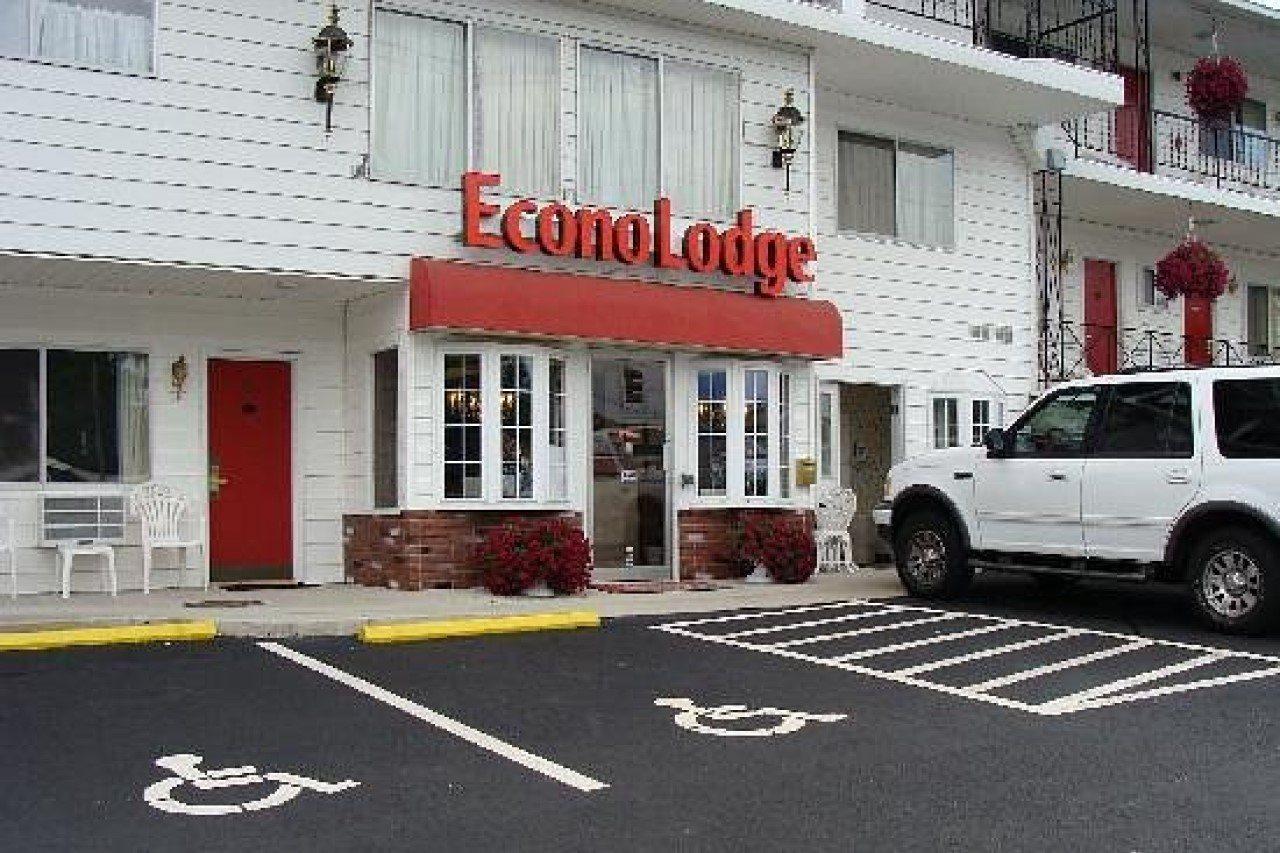 Baymont By Wyndham Lake George Exterior foto